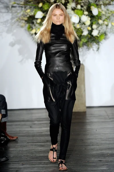 Look 3